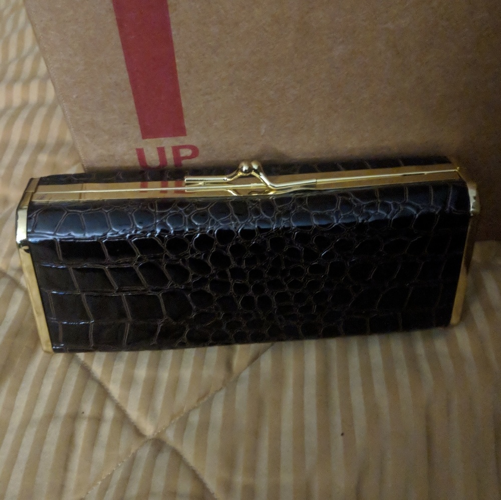 Sasha, Black snake-like skin clutch - Picture 2 of 7